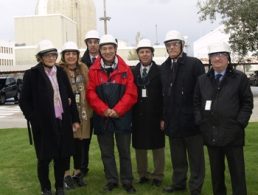 Un grupo de senadores y directivos de IDOM visitan CN Vandellós II